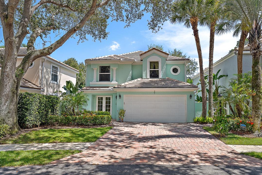 7 Grand Bay Circle, Oak Harbour, Juno Beach, פלורידה 33408, ארצות הברית של אמריקה 