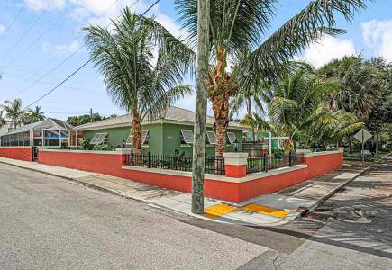 532 N Palmway, Lake Worth Beach, Florida 33460