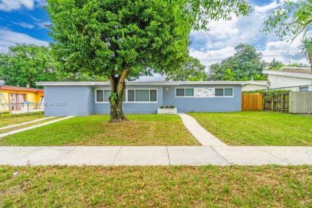 17621 NE 7th Ave, Miami, Florida 33162, USA