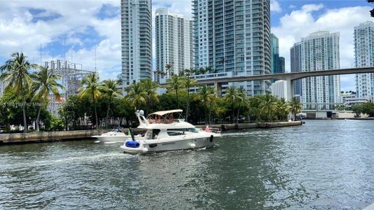 185 SW 7th St 3704, Miami, Florida 33130, USA