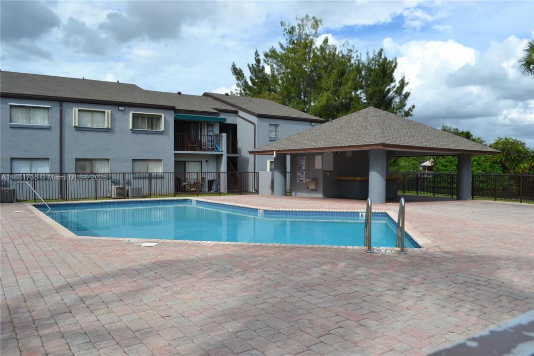 7419 SW 152nd Ave 8-106, Miami, Floryda 33193, USA