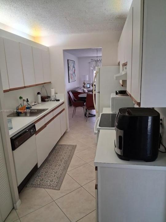 1100 SW 128th Ter 207U, Pembroke Pines, Flórida 33027, Estados Unidos
