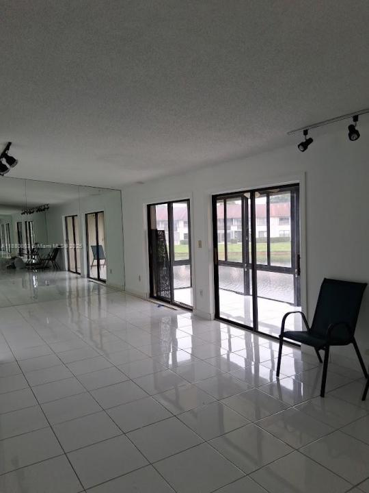 9626 W Mcnab Rd 206, Tamarac, Flórida 33321, Estados Unidos
