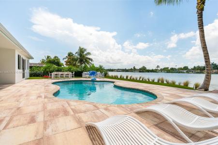 21230 NE 25th Ct, Miami, פלורידה 33180, ארצות הברית של אמריקה