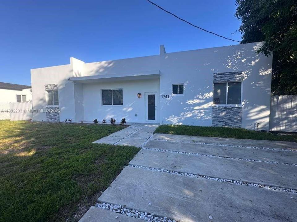 1741 NW 76th St, Miami, Flórida 33147, Estados Unidos