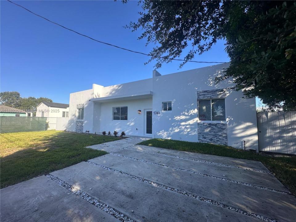 1741 NW 76th St, Miami, Flórida 33147, Estados Unidos