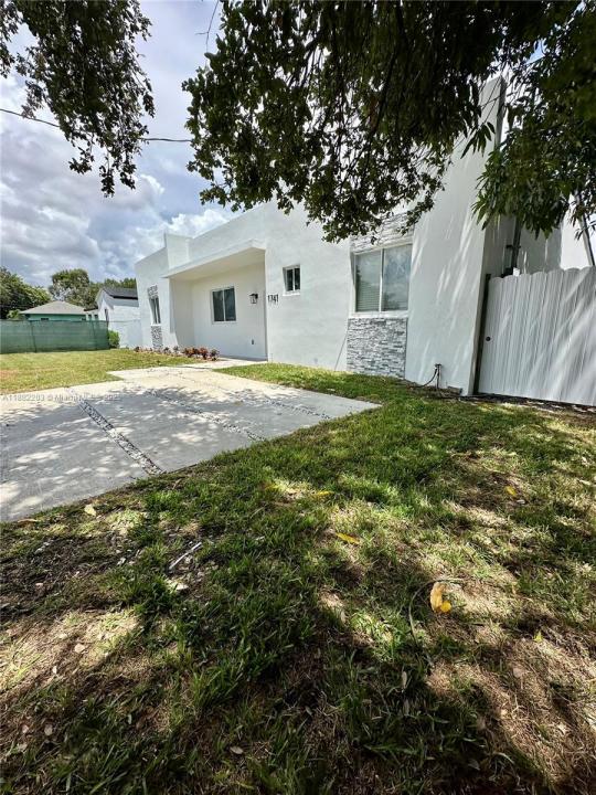 1741 NW 76th St, Miami, Flórida 33147, Estados Unidos