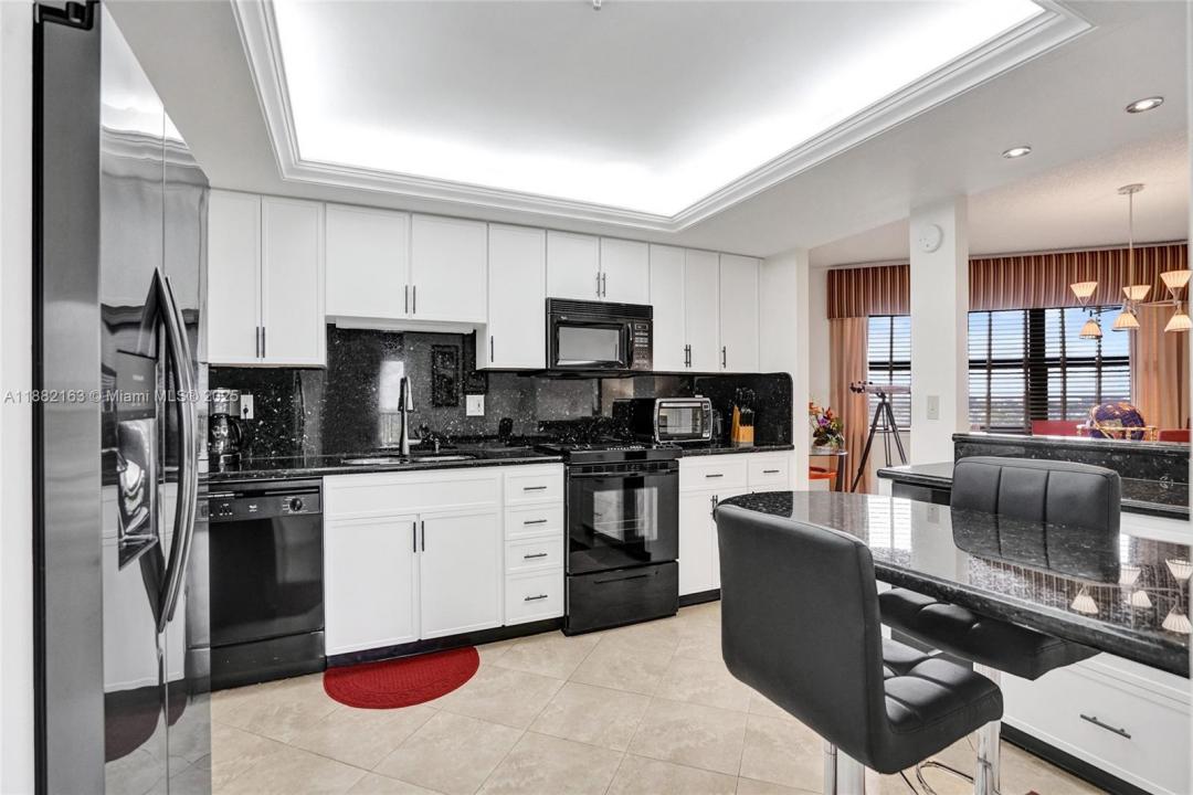 501 N Riverside Dr PH2, Pompano Beach, Florida 33062, USA