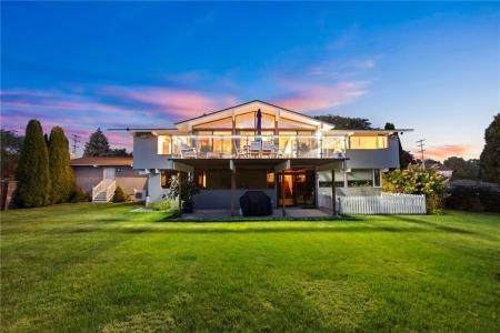 10 Ocean View Drive, Middletown, ロードアイランド 02842, アメリカ合衆国