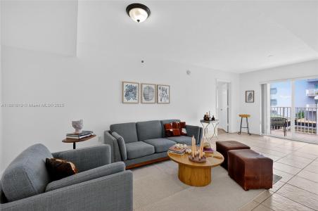 2475 NW 16th St Rd 308, Miami, Florida 33125, USA