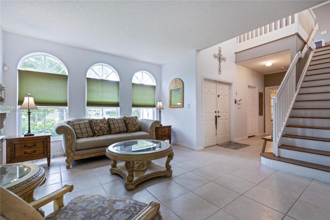 13704 S Garden Cove Cir, Davie, Florida 33325