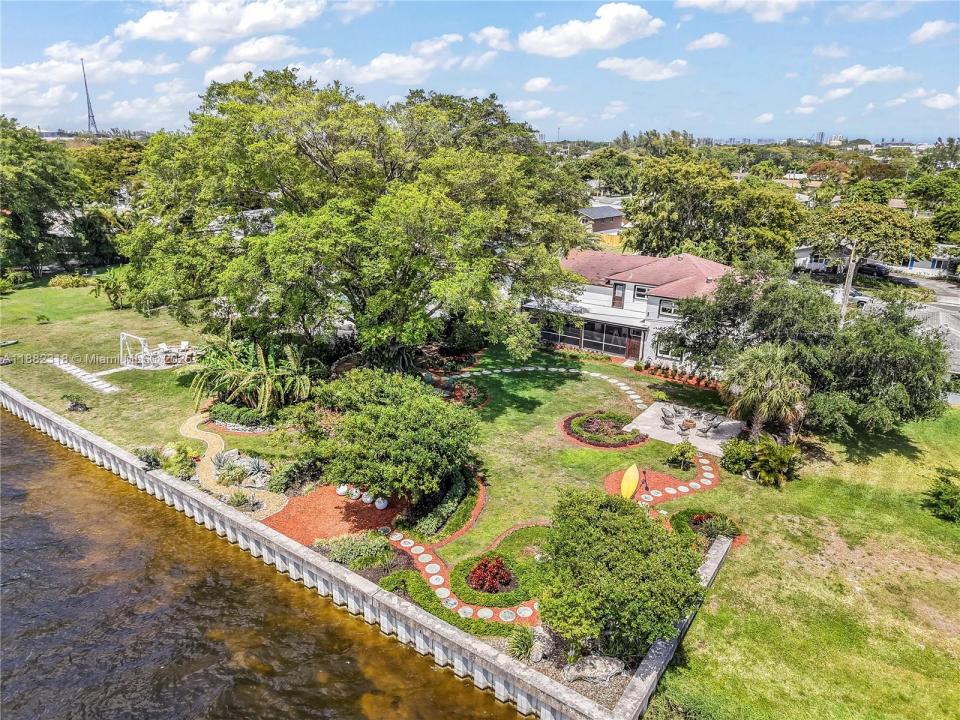 1524 39th St, West Palm Beach, فلوريدا 33407, الولايات المتحدة
