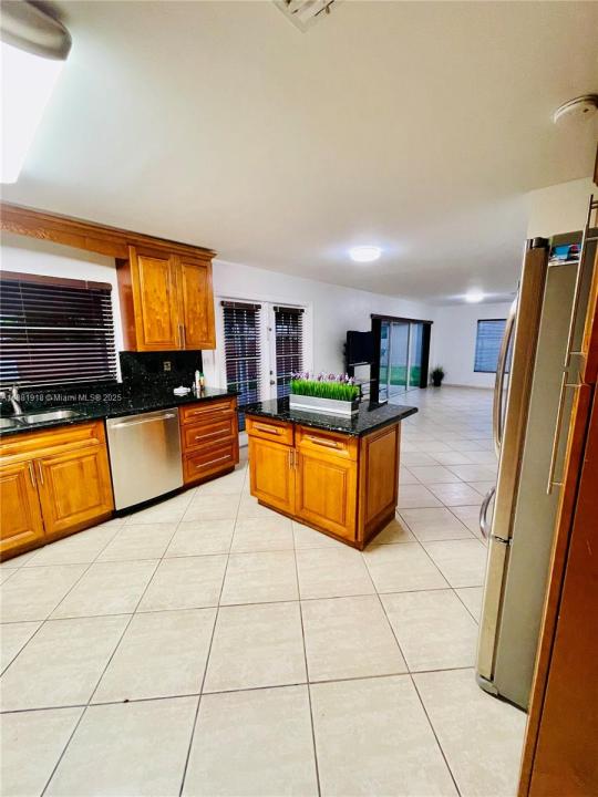 8950 NW 189th Ter 0, Hialeah, פלורידה 33018, ארצות הברית של אמריקה