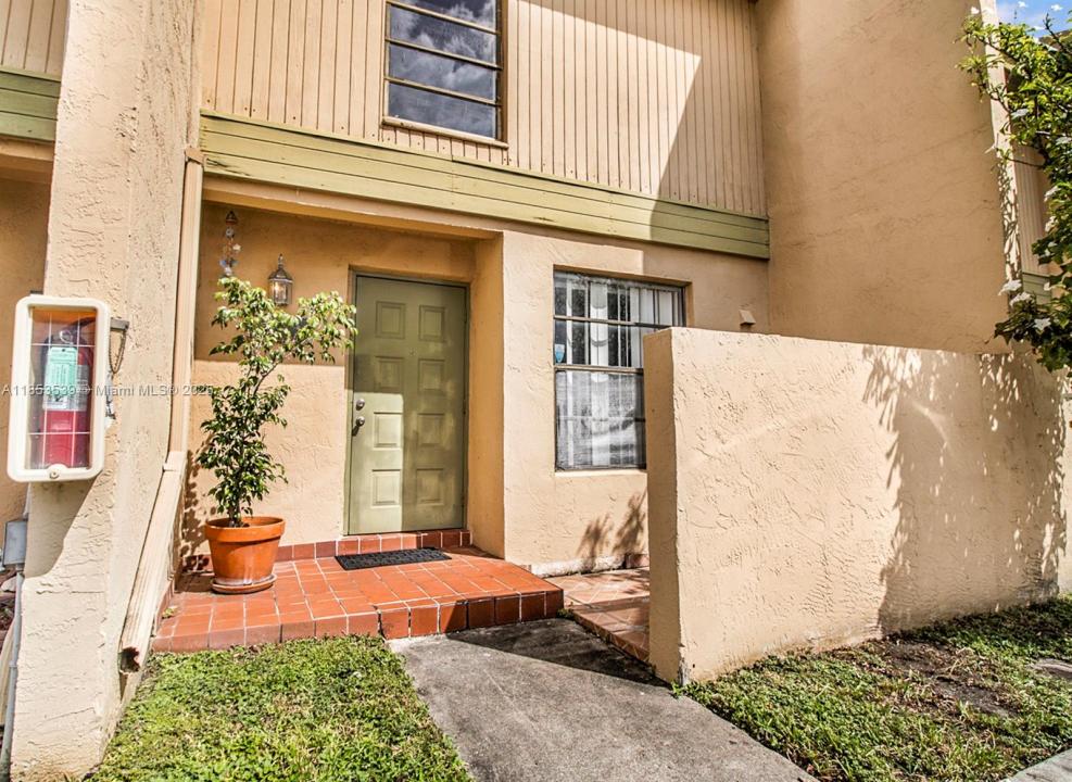 9351 NW 14th Ct 247, Pembroke Pines, Florida 33024, Estados Unidos