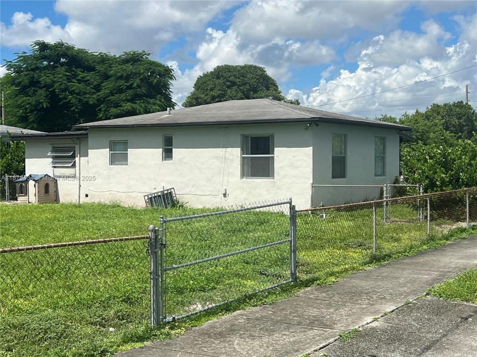 3100 NW 70th St, Miami, Florida 33147, Estados Unidos