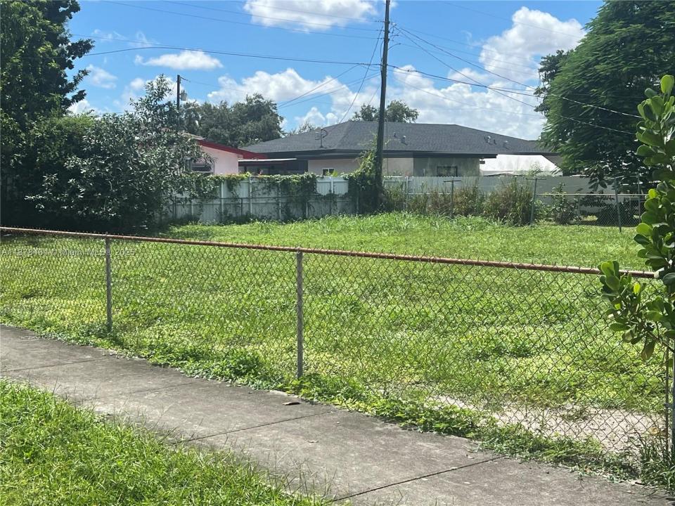 3100 NW 70th St, Miami, Florida 33147, Estados Unidos