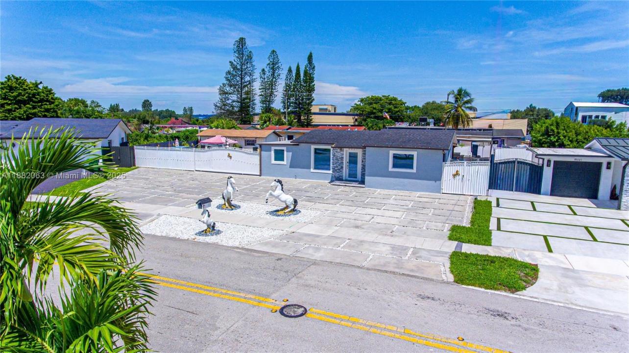 8031 NW 175th St 3, Hialeah, פלורידה 33015, ארצות הברית של אמריקה
