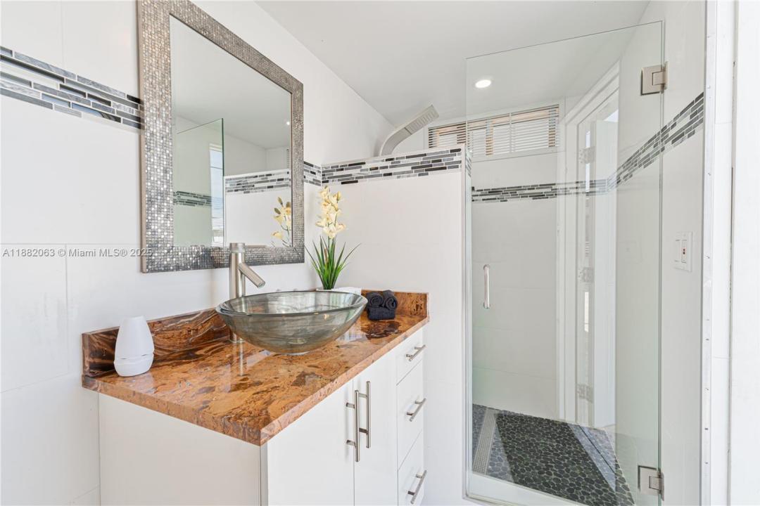 8031 NW 175th St 3, Hialeah, פלורידה 33015, ארצות הברית של אמריקה
