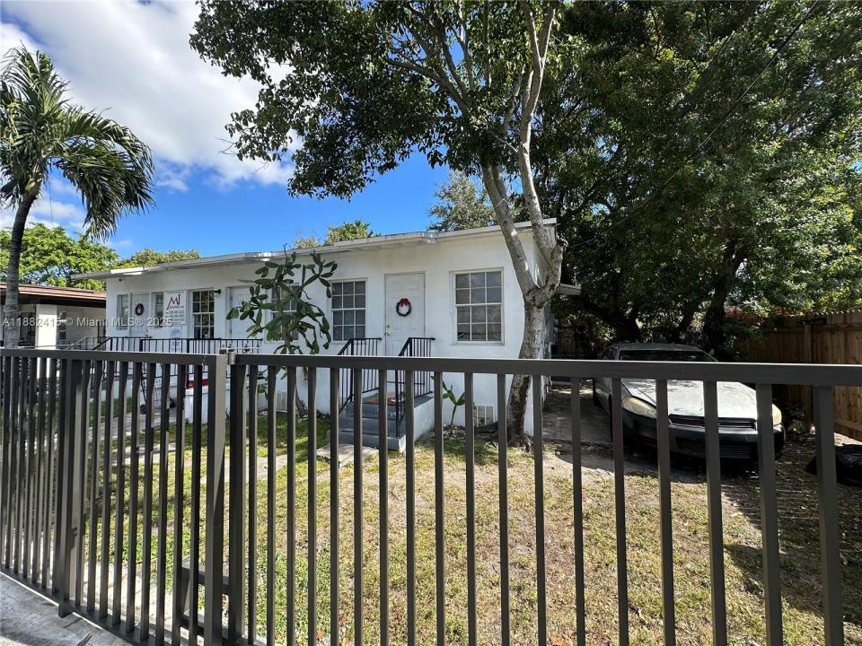 3041 NW 10th Ave, Miami, פלורידה 33127, ארצות הברית של אמריקה 