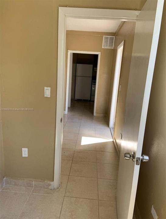 3041 NW 10th Ave, Miami, פלורידה 33127, ארצות הברית של אמריקה 