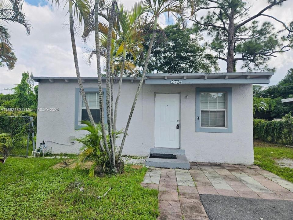 2724 NW 7th St, Fort Lauderdale, פלורידה 33311, ארצות הברית של אמריקה 
