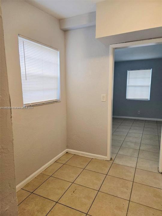 2724 NW 7th St, Fort Lauderdale, פלורידה 33311, ארצות הברית של אמריקה 