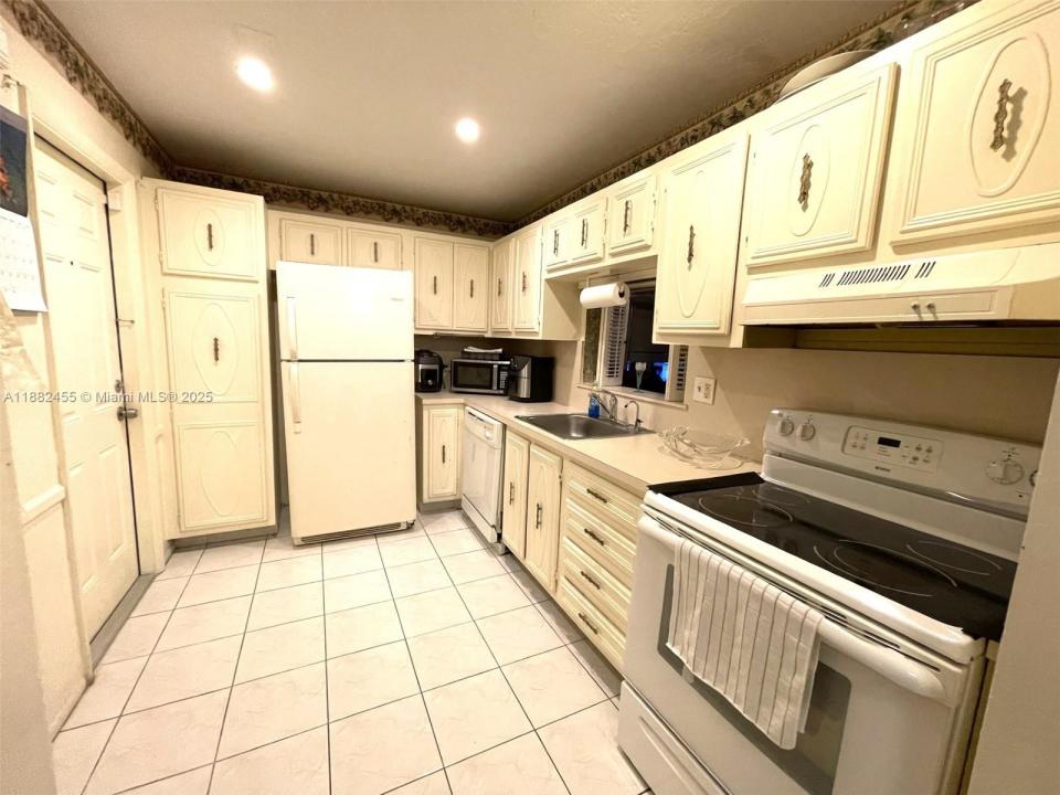 4151 NW 41st St 201, Lauderdale Lakes, 플로리다 33319, 미국