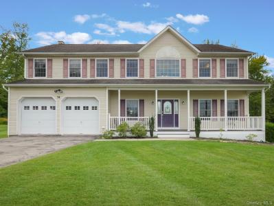 74 Red Maple Way, New Windsor, New York 12553