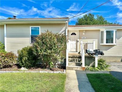 100 Robert Gray Avenue, Tiverton, ロードアイランド 02878, アメリカ合衆国