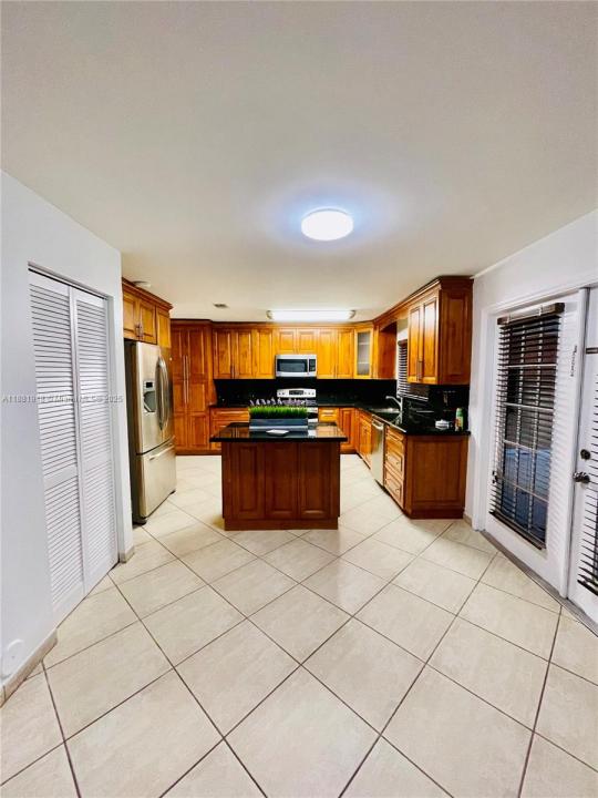 8950 NW 189th Ter 0, Hialeah, Florida 33018