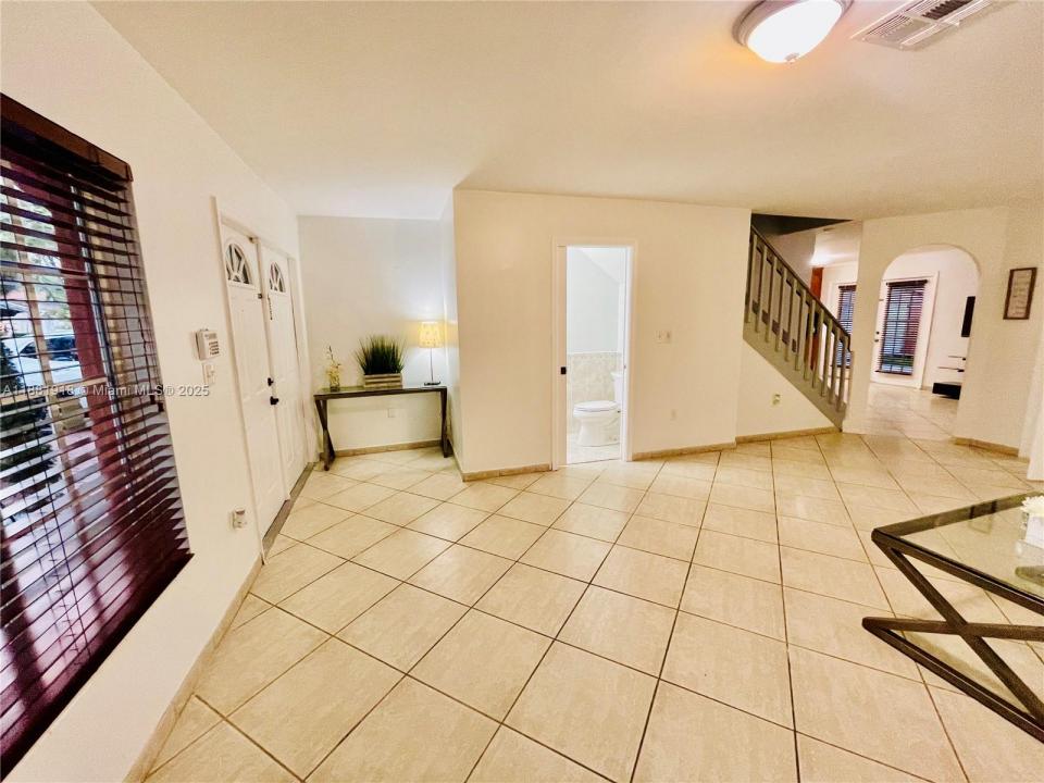 8950 NW 189th Ter 0, Hialeah, Florida 33018