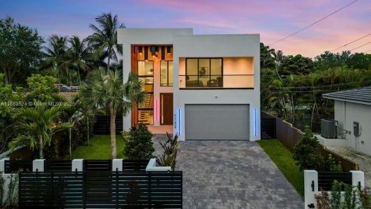 1132 SE 6th Ter, Fort Lauderdale, Florida 33316, USA