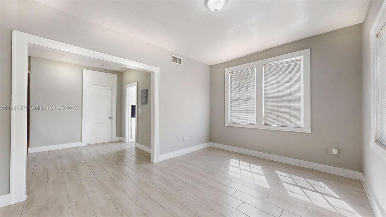 433 NW 25th Ave 1, Miami, Florida 33125, USA