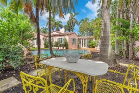 856 Tyler St, Hollywood, Florida 33019, USA