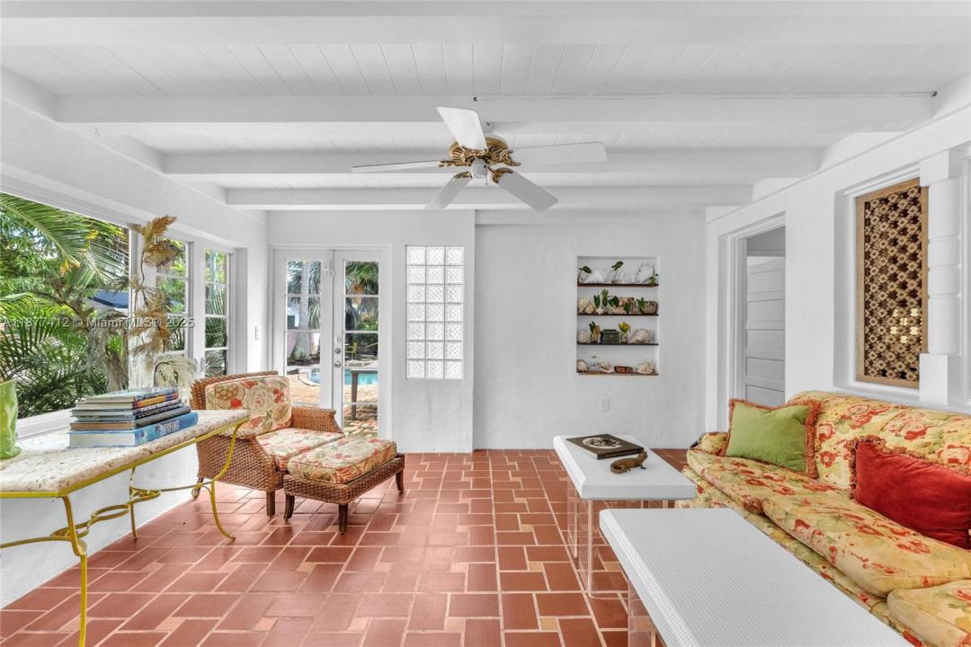 856 Tyler St, Hollywood, Floryda 33019, USA