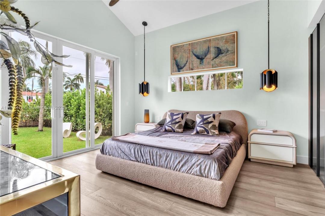 856 Tyler St, Hollywood, Floryda 33019, USA