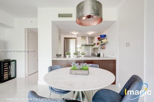 720 NE 62nd St 402, Miami, Flórida 33138, Estados Unidos