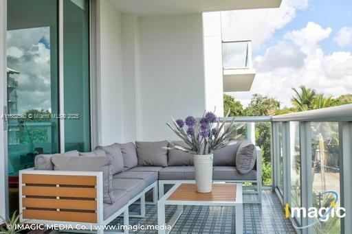 720 NE 62nd St 402, Miami, Flórida 33138, Estados Unidos