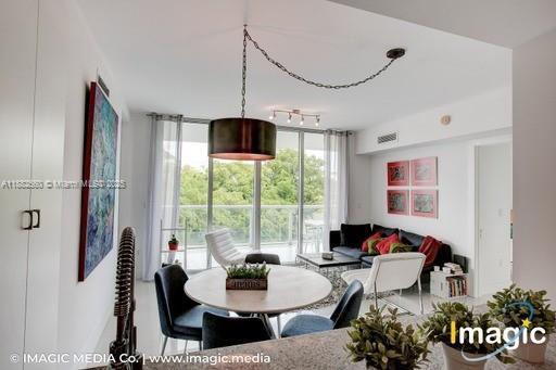720 NE 62nd St 402, Miami, Flórida 33138, Estados Unidos