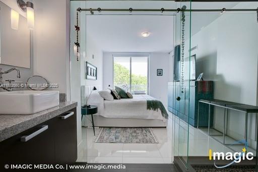 720 NE 62nd St 402, Miami, Flórida 33138, Estados Unidos