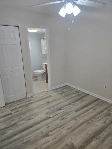 4721 NW 7th St 304-12, Miami, Florida 33126, USA