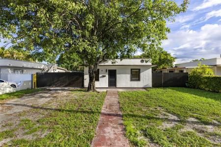 783 E 17th St, Hialeah, Florida 33010, USA