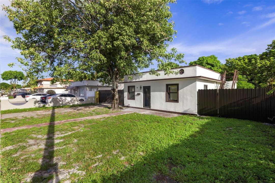 783 E 17th St, Hialeah, Florida 33010, Stati Uniti