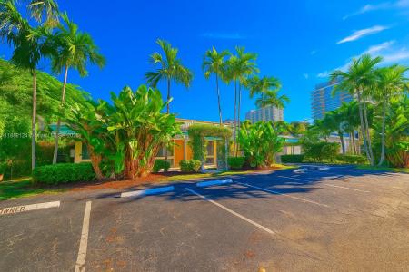 3217 NE 7th Pl 2, Pompano Beach, Florida 33062, USA