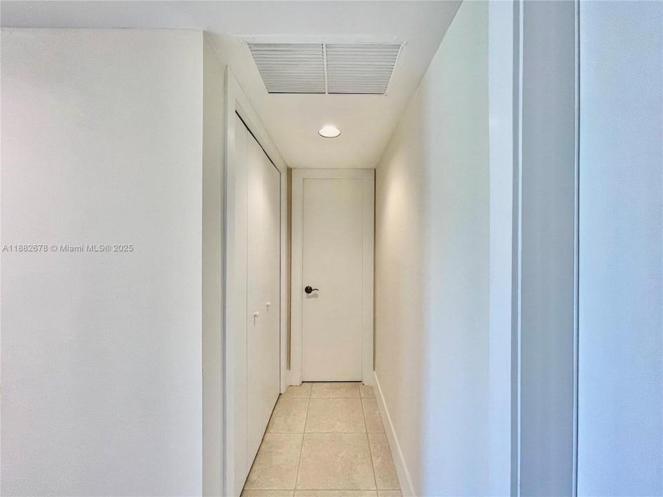 2950 N Palm Aire Dr 105, Pompano Beach, Florida 33069, Estados Unidos