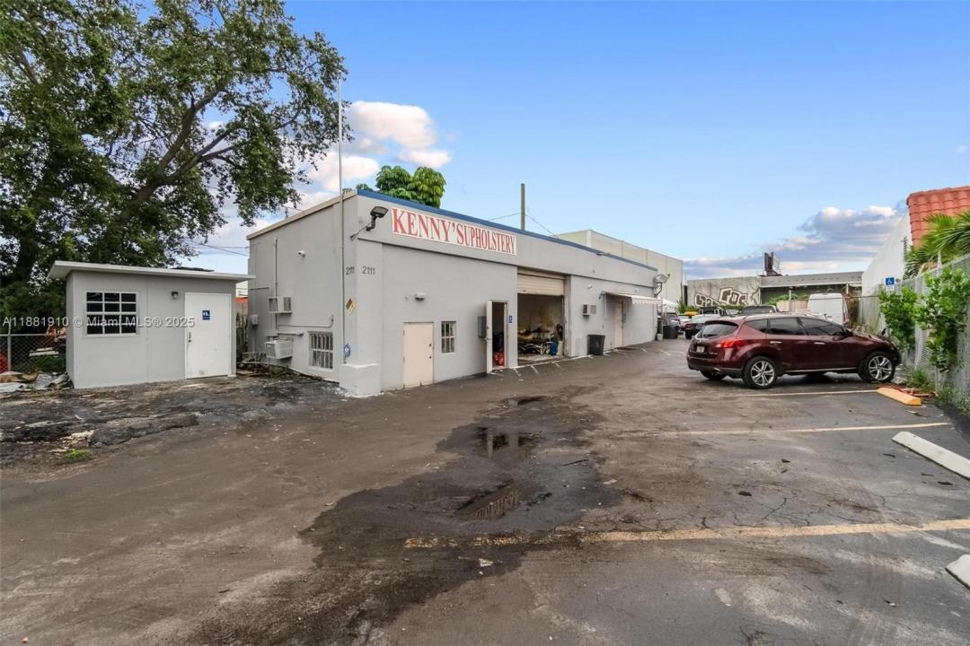 2111 John P Lyons Ln, Pembroke Park, Floride 33021, États-Unis