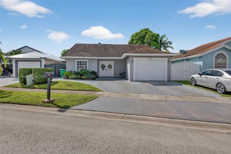 15326 SW 58th Ter, Miami, Florida 33193, USA