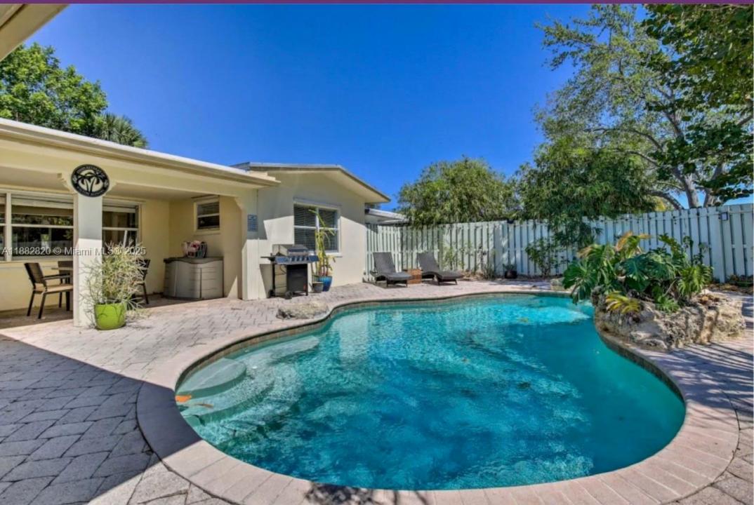 1909 NE 26th Dr, Wilton Manors, פלורידה 33306, ארצות הברית של אמריקה 