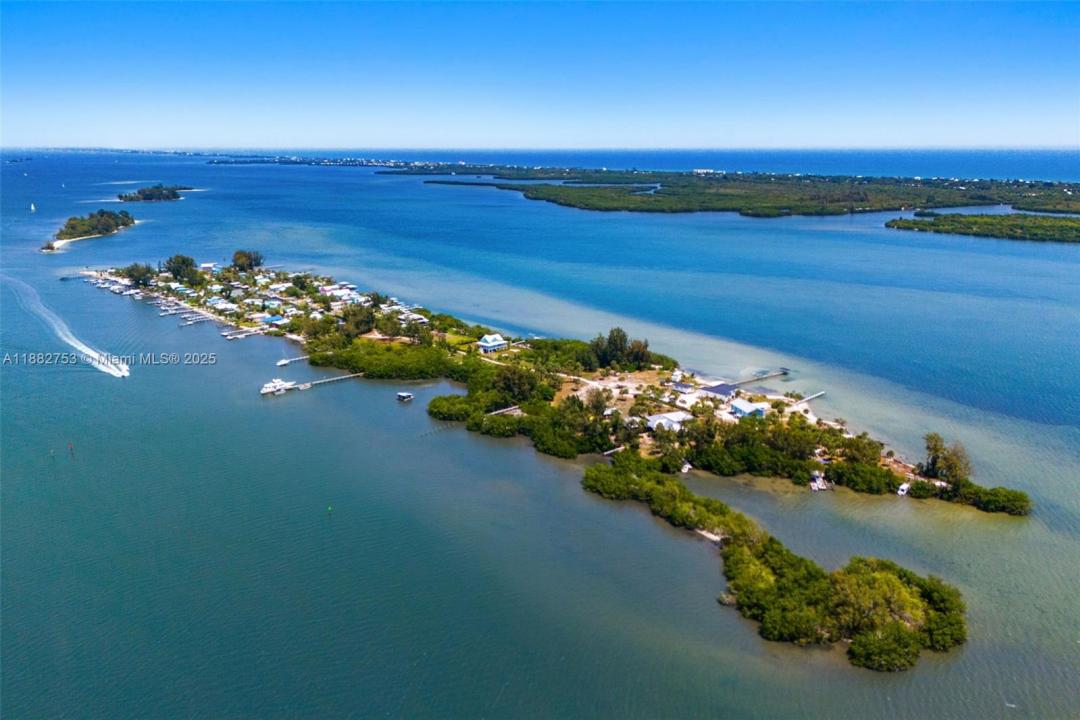 25 VIP Island Unit A, Grant Valkaria, Florida 32949, Estados Unidos