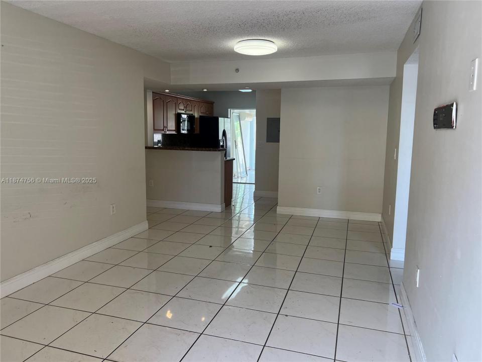 7411 W 22nd Ave 104, Hialeah, Florida 33016